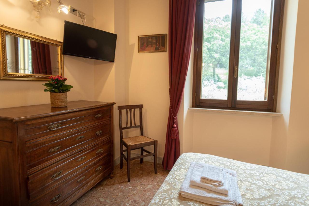 Agriturismo Villa Val D'Olivi Capodacqua  Buitenkant foto