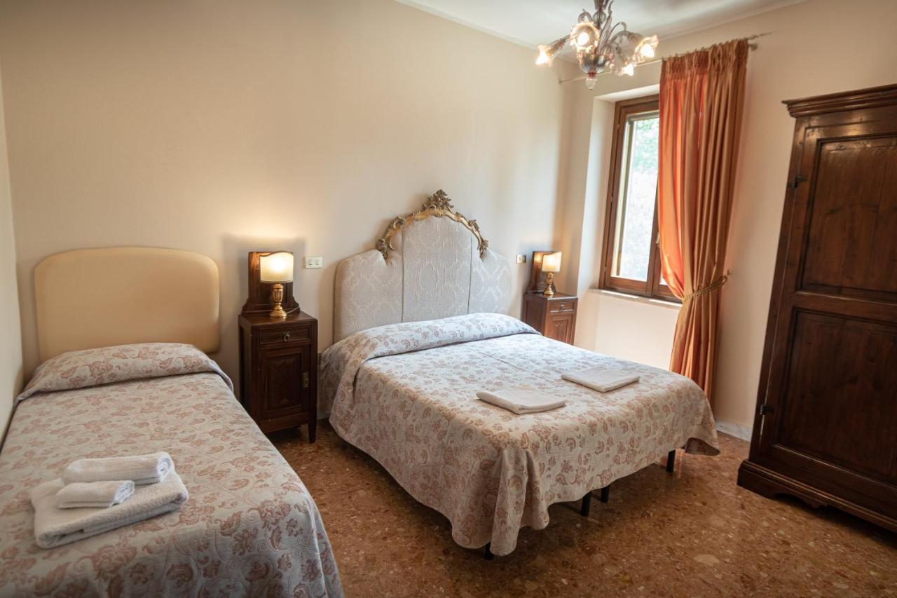 Agriturismo Villa Val D'Olivi Capodacqua  Buitenkant foto