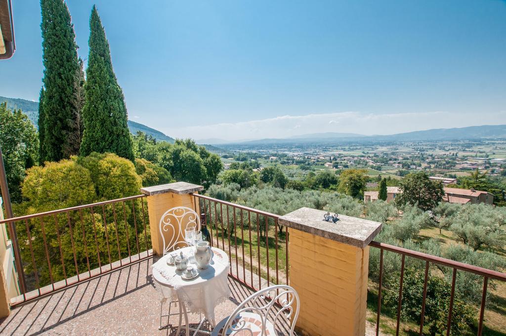 Agriturismo Villa Val D'Olivi Capodacqua  Buitenkant foto